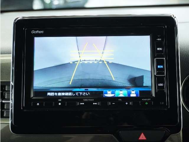 ◆バックカメラ◆リバースにするだけで映ります、後方の安全確認や、狭い駐車場での車庫入れ、雨の日や夜間など視界の悪い時に便利です！安全にバックする為には欠かせない装備です。