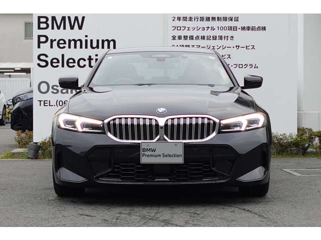 BMWの代名詞の【キドニーグリル】グリルが腎臓のように見えるので【キドニー】と呼ばれるようになりました。一目見ただけでBMWであると認識できる確固たるアイコンとして存在感を放ちます。