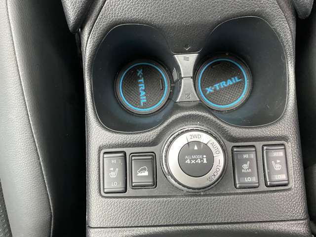 ALL MODE 4 x 4は、走行状況に応じて駆動モードを選択できる4WDシステムです、ヒルディセントコントロールも完備(^^)/シートヒーターも完備☆