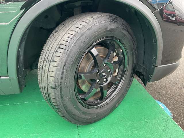 タイヤサイズは225/65R17社外アルミホイール付き！（夏タイヤ装着）冬タイヤ、ホイール注文も承っております☆