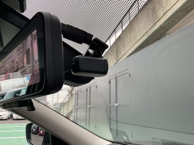 ☆万が一のアクシデントもしっかり記録してくれる安心のドライブレコーダー☆