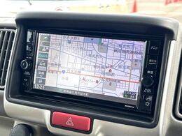 【純正ナビ】人気の純正ナビを装備。オーディオ機能も充実しており、Bluetooth接続すればお持ちのスマホやMP3プレイヤーの音楽を再生可能！毎日の運転がさらに楽しくなります！！