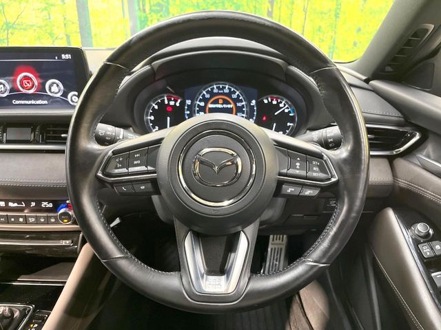 【純正革巻きステアリング】上質な革を使用することで、手にしっかり馴染みとても運転しやすいハンドルです♪