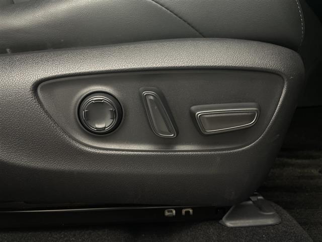 【運転席】『運転席周辺』の画像になります。写真の内容に関してご不明点、ご質問等がございましたらお気軽にガリバー店舗までお問い合わせください。