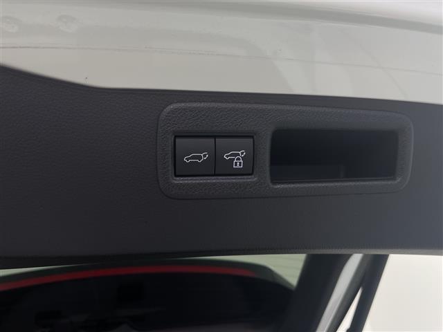 【お問い合わせください】写真の内容に関してやおクルマ購入までの流れなどご不明点、ご質問等がございましたらお気軽にガリバー店舗までお問い合わせください。