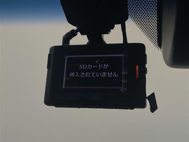 【後部座席操作部】『後部座席周辺の装備』の画像になります。写真の内容に関してご不明点、ご質問等がございましたらお気軽にガリバー店舗までお問い合わせください。