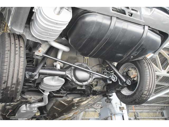 フェラーリ・ポルシェ・旧車、等の整備可能な自社整備工場で全車、整備後の納車になります！！