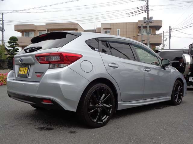 買取で入ってきたお車ですのでお求め易いお値段にてご提供いたします☆早い者勝ちの1台となりますのでお早めにご検討ください♪