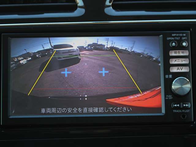 ナビ搭載ですので道に迷うことなく楽しくドライブ！Bカメラも装備しており駐車もラクラクです★