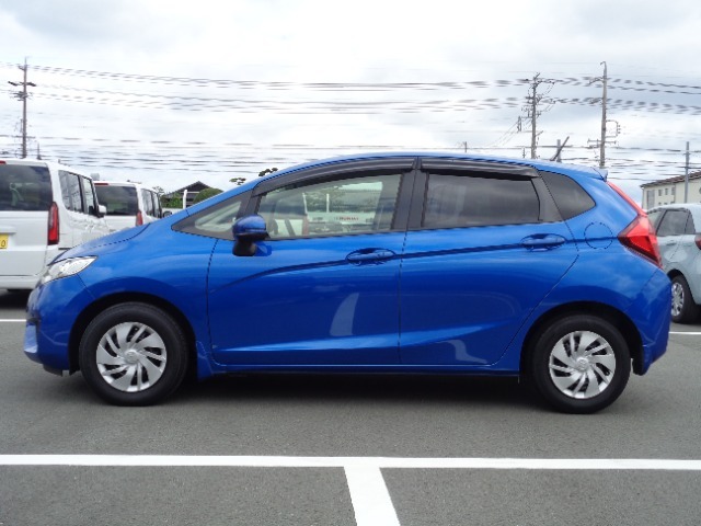 中古車にもボディーコーティング施工できます。一度ボディを磨いてから施工しますので、光沢のある綺麗な状態でお乗りいただけます。お気軽にご相談下さい。