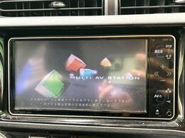 【純正ナビ】人気の純正ナビを装備しております。ナビの使いやすさはもちろん、オーディオ機能も充実！キャンプや旅行はもちろん、通勤や買い物など普段のドライブも楽しくなるはず♪