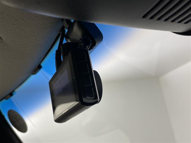 【バックミラー】大きくて見やすいので、後方を見るときも安心です！