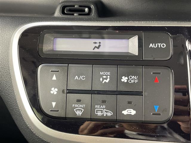 【衝突軽減ブレーキ】衝突するおそれが高い場合、音と光で注意して強いブレーキングを行い、衝突回避・被害軽減を支援します。機能には限界があるためご注意ください。