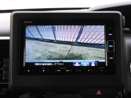 ◆バックカメラ◆リバースにするだけで映ります、後方の安全確認や、狭い駐車場での車庫入れ、雨の日や夜間など視界の悪い時に便利です！安全にバックする為には欠かせない装備です。