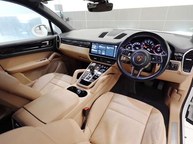 ポルシェセンター足立の認定中古車は、ポルシェジャパンの厳格な基準に則った車両となりますので修復歴、メーター改ざん、水没歴などございませんのでご安心下さい。