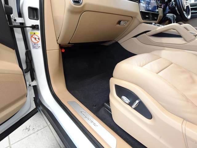 自動車保険に関しましてもポルシェセンター足立にてご加入を頂きますことが可能となります。最長5年間のご契約も可能となります。ポルシェ純正自動車保険も併せてご検討下さい。