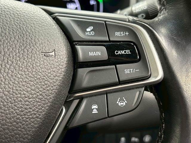 【アダプティブクルーズコントロールシステム】高速走行や、渋滞での走行時でも、先行車との車間を維持しながらの走行が可能☆