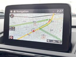 【マツダコネクトナビ】車内の雰囲気にマッチした一体型タイプのナビ。各種車輌設定やBluetooth再生等、様々な機能が楽しめます。直感的なダイヤル操作が可能で、使い勝手も良好です。