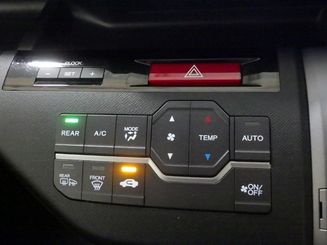 オートエアコンタイプなので細かい操作なしで快適温度に調整してくれます。季節の変わり目のわずらわしさはありませんね♪