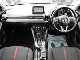 スッキリとしたらしいデミオらしいデザインのダッシュ回り！フロントビューの視認性もよく運転しやすいと思います★