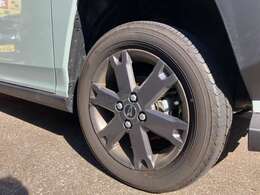 『充実の設備』リフト4基をはじめ北陸信越運輸局指定の検査ラインを整えお客様の愛車を責任をもって点検・整備します。