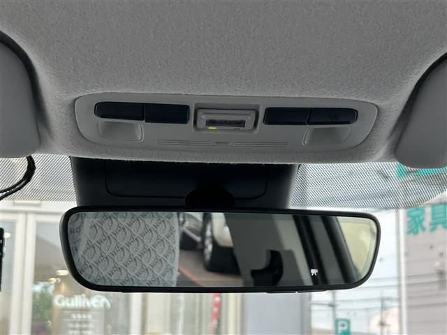 気になる車はすぐにお問い合わせください！画面右側の0066から始まる無料ダイヤルからお問い合わせ下さい！専門スタッフがお車のご質問にお答えいたします！