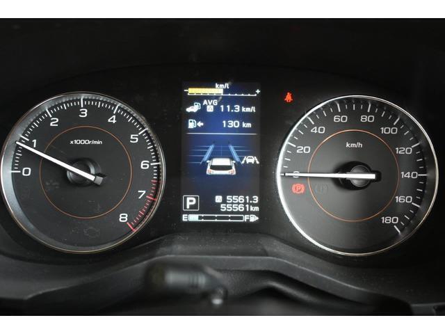 高い質感と視認性を備えたメーターです。イグニションをONにすると指針がMAXを指し速やかにゼロへ戻るスイープ動作付。走りの期待感を高めます。