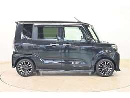 総額は岐阜県内・店頭納車、下取り車なし、1年間走行距離無制限の中古車保証付きの場合の概算です。お客様の状況により金額はかわってきますので、是非一度お問い合わせください。