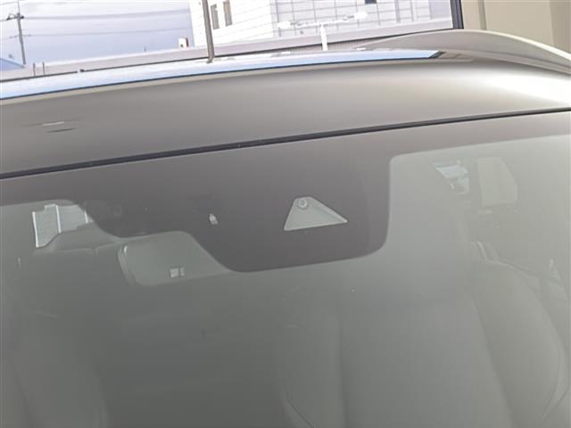 【ドライブレコーダー】映像・音声などの運転中の記録を残します。事故などを起こした起こされた時の証拠になりえますので、もしも時でも安心ですね。