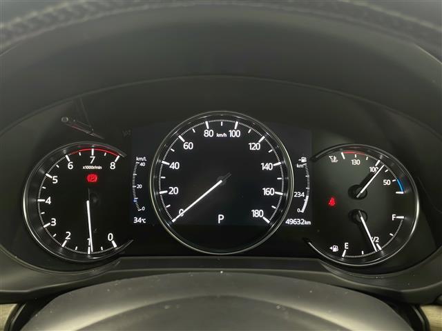【スピードメーター】メーターがシンプルで見やすく運転しやすいですね！