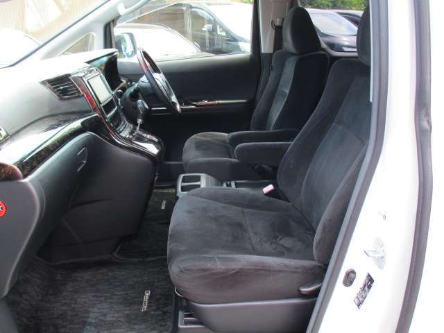 ご納車後の車検や板金塗装などなど、当店でお買い求めいただきましたお客様とはご納車後も長いお付き合いが出来ればとスタッフ一同考えておりますので、車の事はなんでもご相談下さいませ！