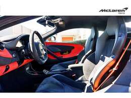 By McLaren Alcantara LT Interior/MSO カラー・シートベルト(マクラーレン・オレンジ、イエロー、レッド)
