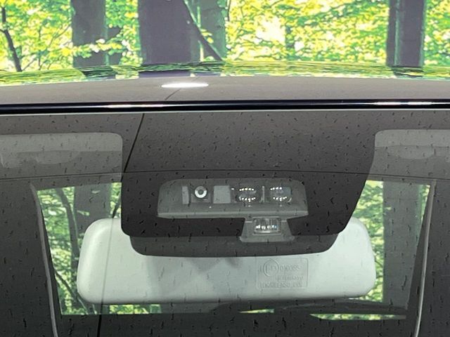 【スズキ　セーフティサポート】走行中に前方の車両等を認識し、衝突しそうな時は警報とブレーキで衝突回避と被害軽減をアシスト。より安全にドライブをお楽しみいただけます。