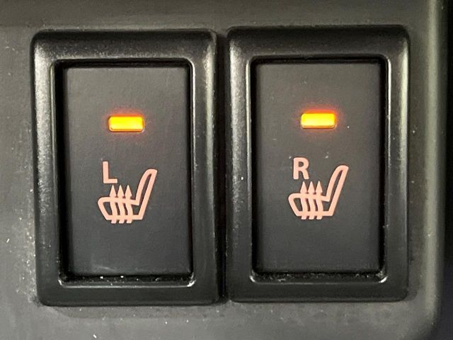 【シートヒーター】寒い日に重宝するシートヒーター！エアコンより早く温まってくれるので寒がりの人も安心ですね♪エアコンの温風は乾燥するから苦手、という方にもをおすすめです。