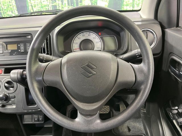 インテリアに合わせたデザインのステアリングは、運転される方のことも考え、運転しやすい形状、大きさです。是非一度、実際に触ってお確かめください。