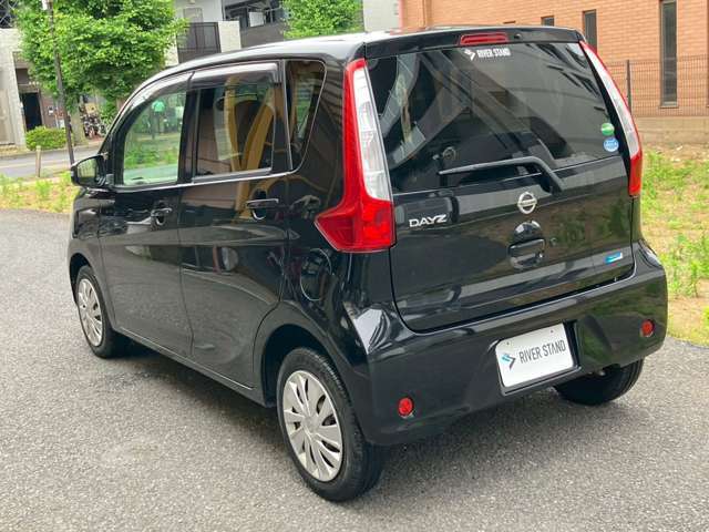 遠方のお客様で実際にお車を見る事ができない場合は、目立つ傷やご指定の箇所を写真撮影し、別途メール等でお送りする事も可能です。ラインでのやり取りにも対応しておりますので、お気軽にご用命くださいませ！