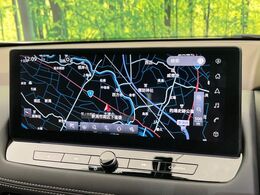 【メーカー純正12.3型ナビ】インテリアに溶け込むスタイリッシュな「専用設計」メーカーナビを装備♪視認性や操作性など基本性能にも優れ、より上質なカーライフをお楽しみいただけます。