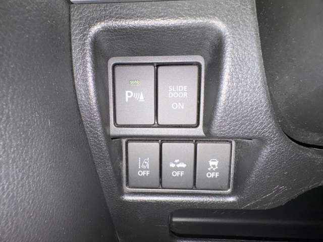 レーンキープアシスト・パーキングセンサー装着車です