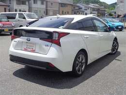 ロングラン保証1年付きです。保証距離は走行距離無制限となっております（プラスでの延長保証もございますがその場合は有料となっております。詳しくはスタッフまでお尋ねください。）