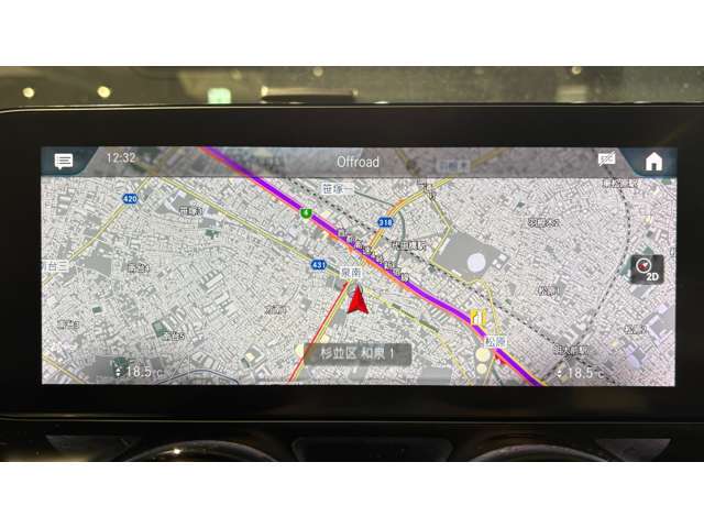 ドアハンドルには握りやすいグリップ形状が採用されています。万一の事故の際など、車内に残された乗員を救出する為、外部からドアを開けやすいようになっています。