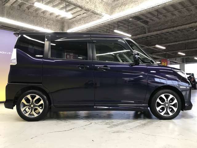 エンジンルーム、室内、クリーニング済みです。厳選したお車を屋内展示場にて展示中☆車両品質には自信がございます！ぜひ一度ご来店ください！！