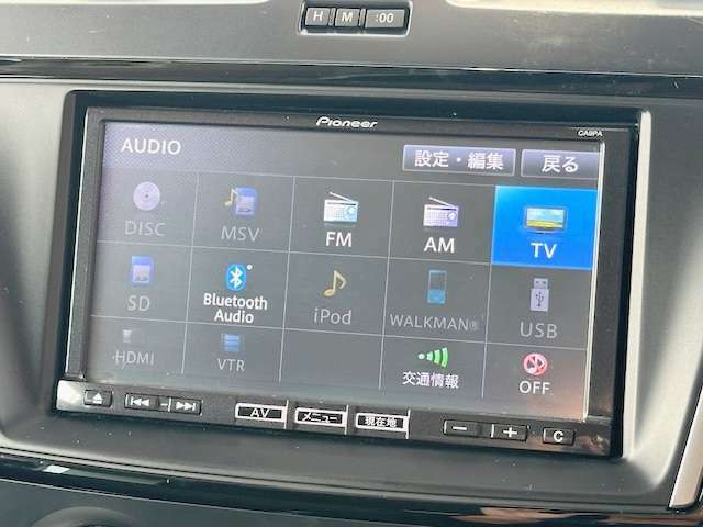 純正SDナビ付き！DVD再生、フルセグTV、Bluetoothオーディオと装備が充実しております！