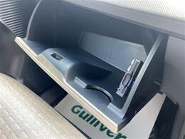 【グローブボックス】車検証ケースや、日頃使う小物類の収納に便利ですね！◆ご来店予約受付中！無料の来店予約は【来店予約をする】ボタンから！◆