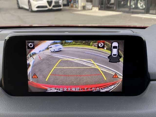 バックカメラ付きで駐車時も安心です♪ BSMブラインドスポットモニター・リヤクロストラフィックアラート付きですので後方車両接近時に警告してくれます♪