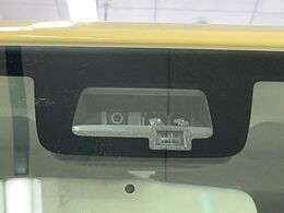 【スズキ　セーフティサポート】走行中に前方の車両等を認識し、衝突しそうな時は警報とブレーキで衝突回避と被害軽減をアシスト。より安全にドライブをお楽しみいただけます。