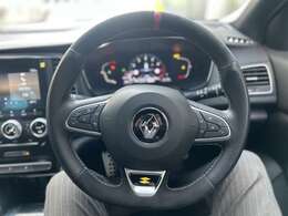 ★万が一の事故から大切な人を守る、安心安全のWエアバックを装備しています。★