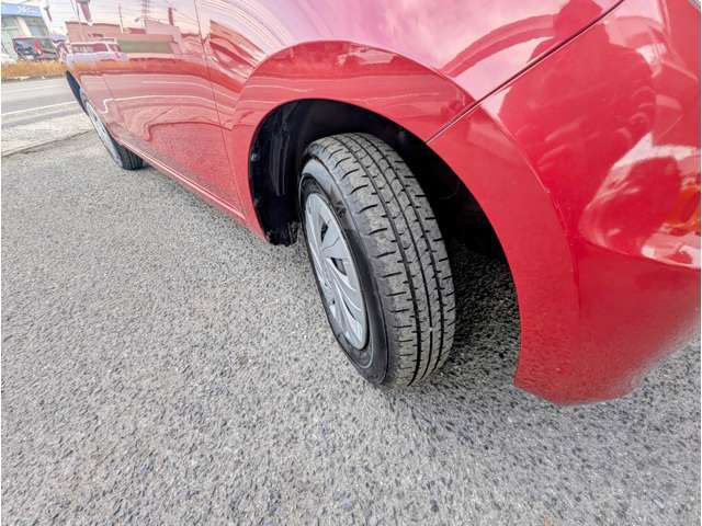 タイヤの溝はまだまだあります。購入後も安心して乗れます。