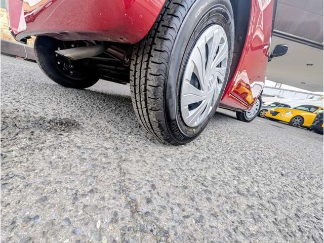 タイヤの溝はまだまだあります。購入後も安心して乗れます。