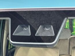 【スマートアシスト】走行中に前方の車両等を認識し、衝突しそうな時は警報とブレーキで衝突回避と被害軽減をアシスト。より安全にドライブをお楽しみいただけます。