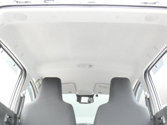天井の状態も良好です。タバコを吸っていた車は、天井の色が変色してしまっているものもあります。中古車探しの際は、天井の状態も重要なポイントですよ！